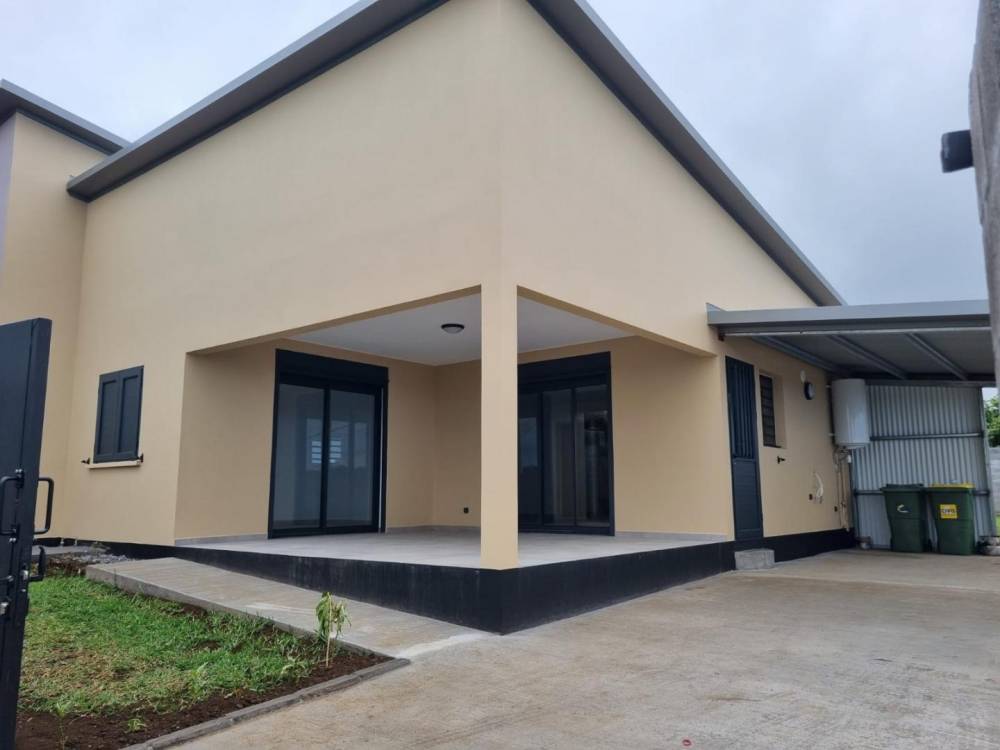 facade-maison-renovee-la-reunion