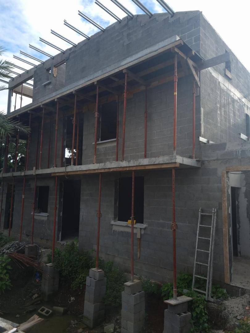 maison-en-debut-de-construction-la-reunion